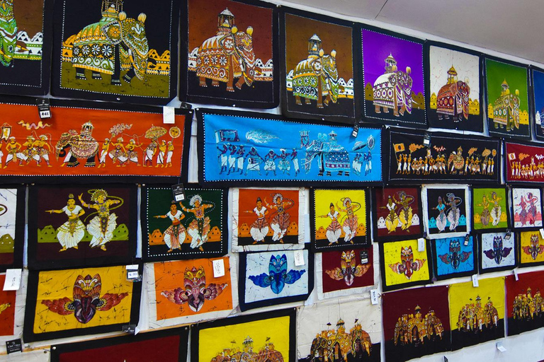 Kandy: City Tour with Temple of the Tooth & Lake Views