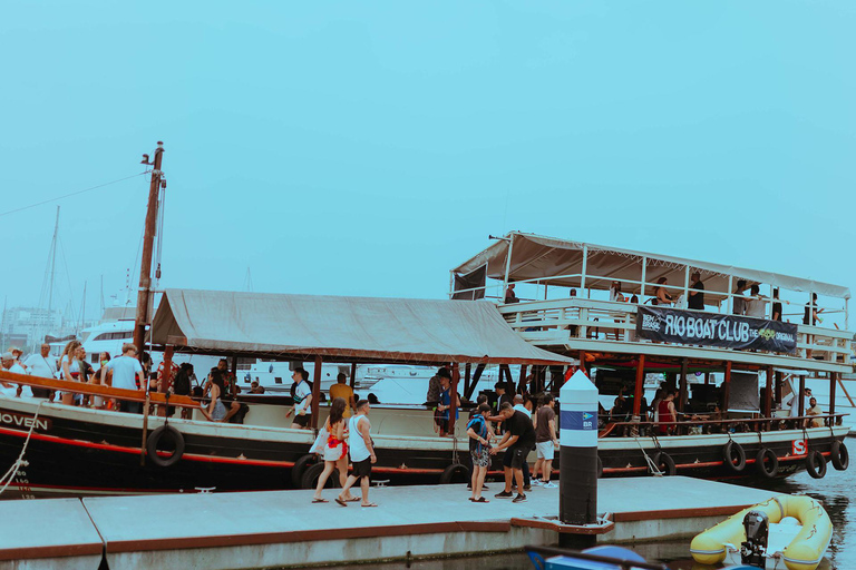 Rio de Janeiro: Sunset Boat Party with DJ and Drinks