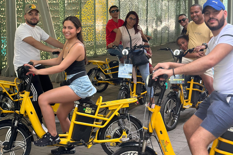 Medellín City Tour mit dem E-Bike: Das Beste in 4 Stunden, inklusive Mittagessen