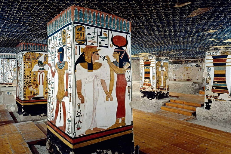 Luxor: Valley of Kings, Queens Shared tour, Guide, and Lunch