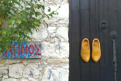 Paphos: Authentic Gourmet Tour with Wine and Food Tasting