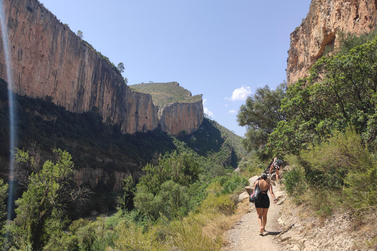 From Valencia: Excursion to Chulilla + hike and kayak tour on the lake From Valencia: Excursion to Chulilla + hike and kayaking tour on the lake