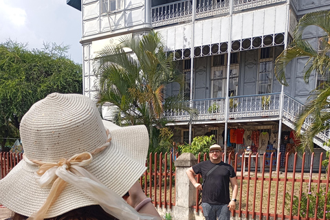 Maputo: City Tour with Seafood Lunch experience full day