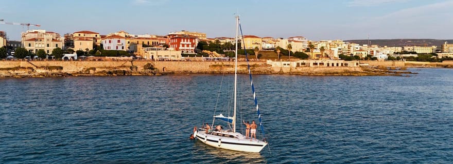 Alghero : excursion en voilier au coucher du soleil au départ de Fertilia