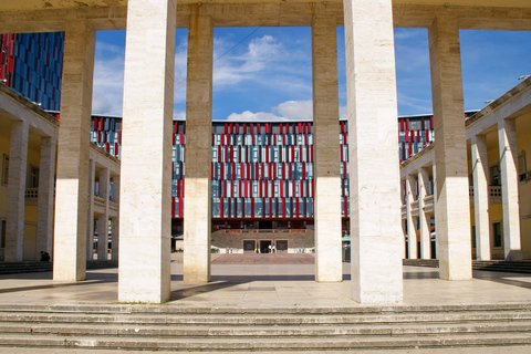 &quot;Von Tirana nach Albanien: Auf den Spuren eines historischen Weges&quot;Tirana: Geführte Stadtführung Englisch