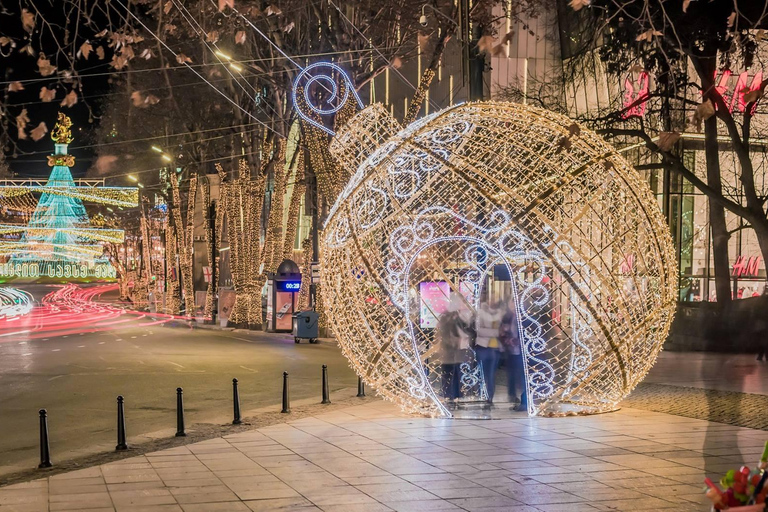 Tbilisi: tour guidato del villaggio di Natale e del mercatinoTbilisi: tour privato del mercatino di Natale del villaggio