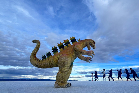 Uyuni Salt Flat: Bike Ride, Breakfast, Lunch, Sunset, Toast