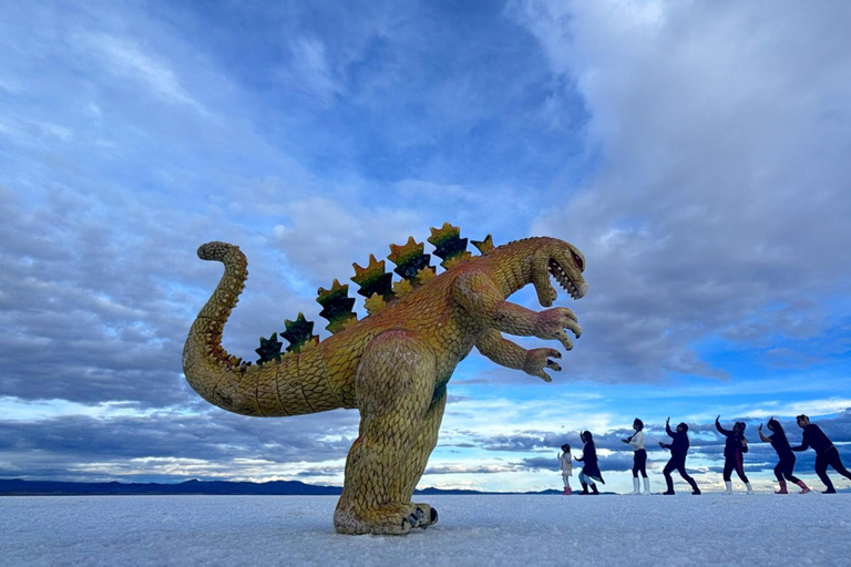 Uyuni Salt Flat: Bike Ride, Breakfast, Lunch, Sunset, Toast