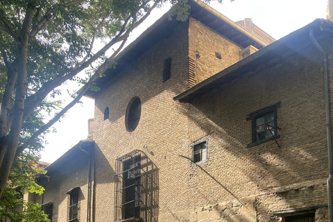 Cobblestones Tour Pamplona: Immersive Medieval Tour English Cobblestones Tour Pamplona: Immersive Medieval Tour English