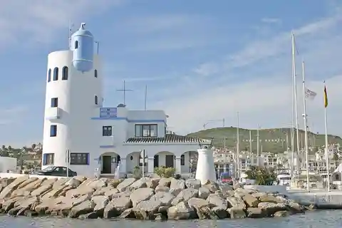 Mini cruise-ship to Puerto de la Duquesa from Sotogrande