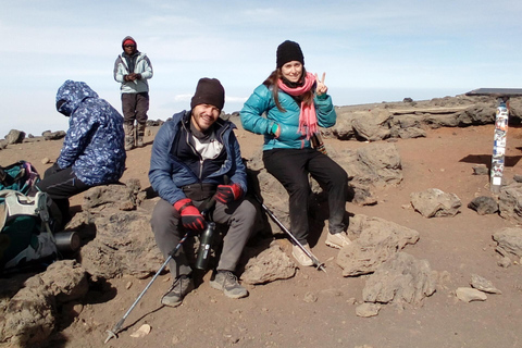 6 dagars fullmåneklättring på Kilimanjaro via Rongai-rutten