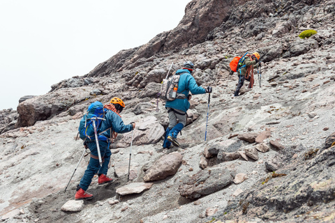 From Quito: Cotopaxi Private Tour with Hiking with Lunch