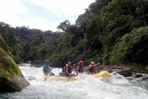 Ecuador: Ganztägiges Wildwasser-Rafting auf dem Jatunyacu-Fluss