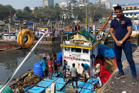 Mumbai: Guided City Tour with Chai and Fishermen