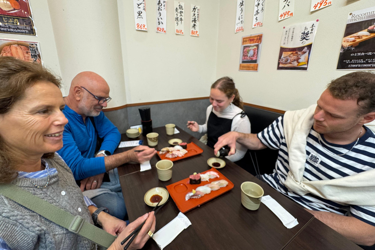 نزهة طعام ثقافية في كانازاوا من سوق أوميتشو إلى منطقة الجيشا