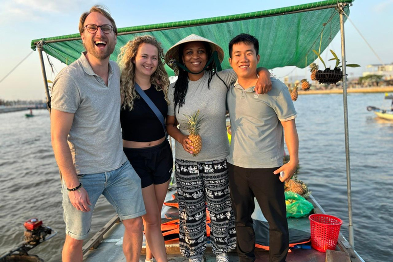 Can Tho: Floating Market, Canal, Cacao Farm & Mekong' Life Private tour with English speaking guide