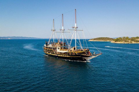 Thessaloniki: Blue Lagoon Cruise with Lunch & Swim Stops