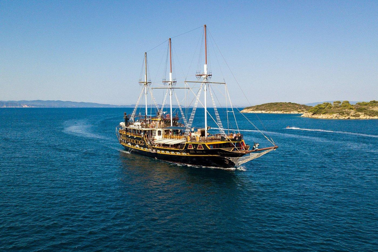 Thessaloniki: Blue Lagoon Cruise with Lunch & Swim Stops