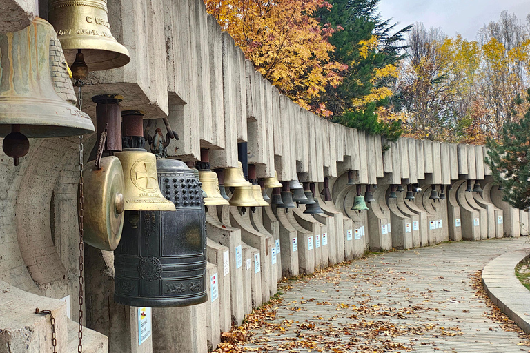 索非亚钟声公园，超过 100 个钟声。导游陪同，接送服务索非亚钟声公园，超过 100 个钟声。导览，接送服务
