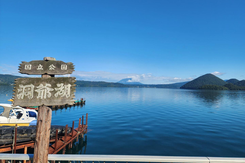 Sapporo: Private 2-Day Lake Toya & Hakodate Tour with Hotel