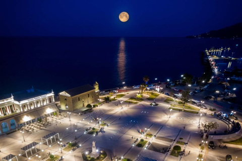 Stadsrondleiding Zakynthos met transfer en dinerZakynthos Stad bij nacht Tour met transfer en diner