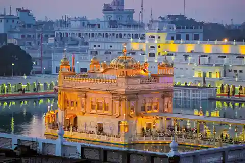 Amritsar: Golden Temple & Historic Sites Half-Day Tour