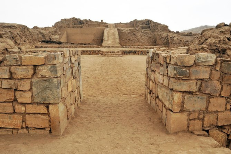 Lima: Private Tour of Barranco, La Herradura, and the Pachacámac Sanctuary