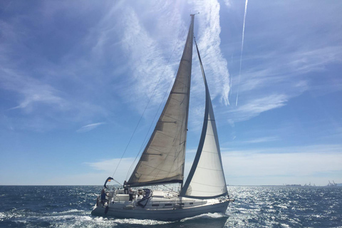 Barcelona: Exclusive Private Sailing Boat Cruise Barcelona: 2h Exclusive Sailing Boat Private Cruise