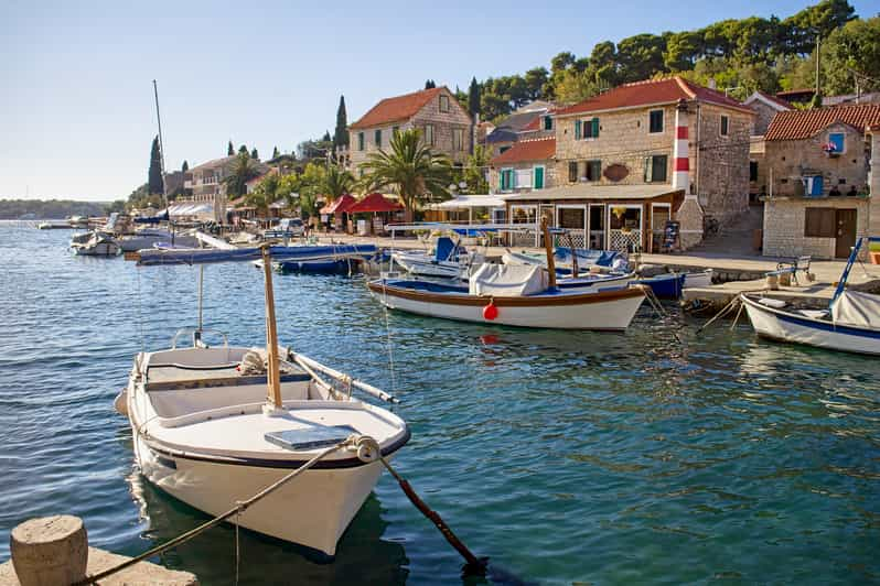 Von Split Aus: Halbtägige Blaue Lagune Und 3 Inseln Bootstour ...