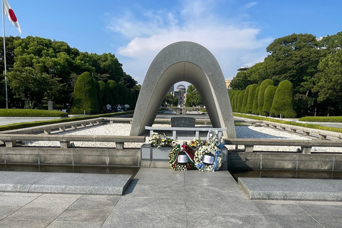 Hiroshima: tour privado personalizado en inglés con recogida en el hotel