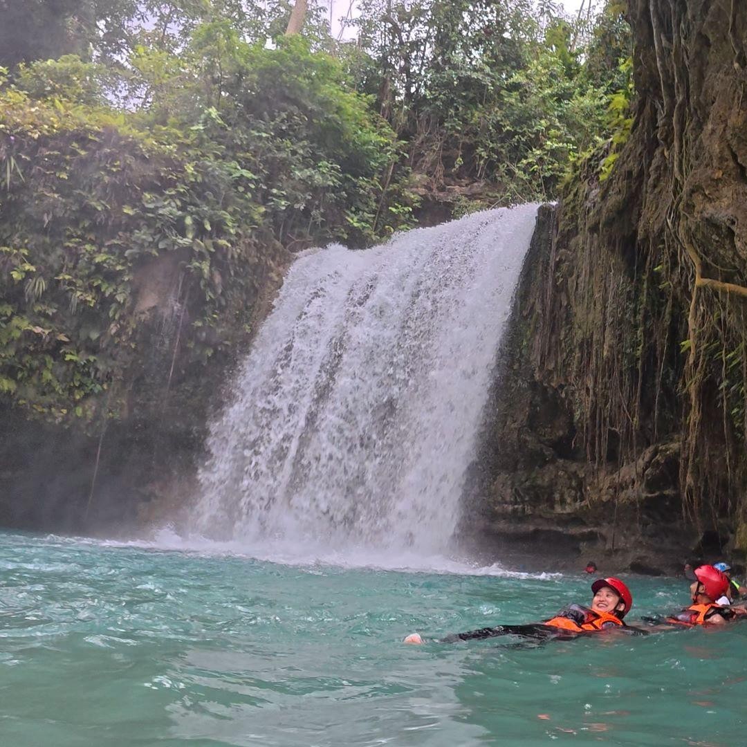 Водные приключения на Филиппинах: Путешествие к водопадам Кавасан и адреналин каньонинга