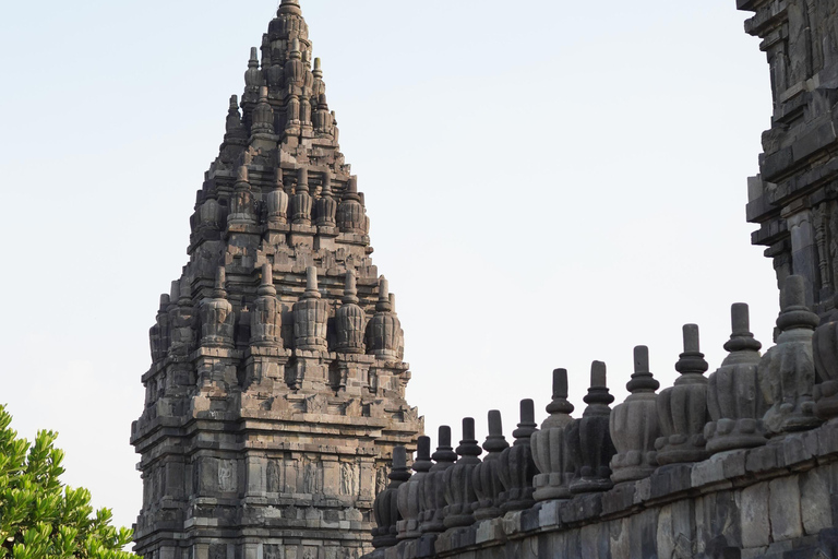Yogyakarta: Borobudur sunrise,guarantee climb-up& Prambanan Borobudur Sunrise sharing Tour Without Ticket