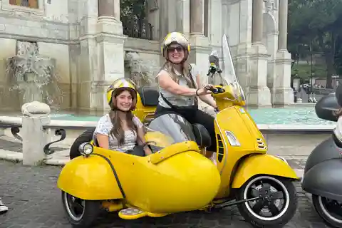 Rome: Vespa Sidecar Tour with Hotel Transfers & Gelato