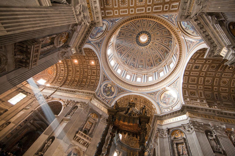 Rome : Basilique Saint-Pierre, tombeaux papaux et ascension du dômeVisite de groupe en anglais