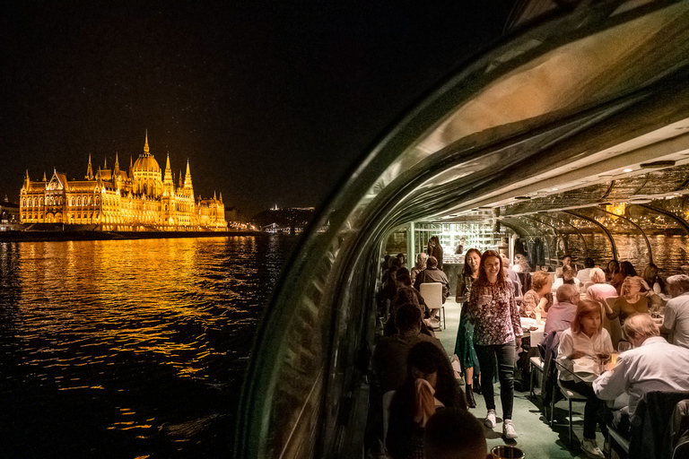 Budapest: cena y crucero por el Danubio con música en vivoCena de 3 platos