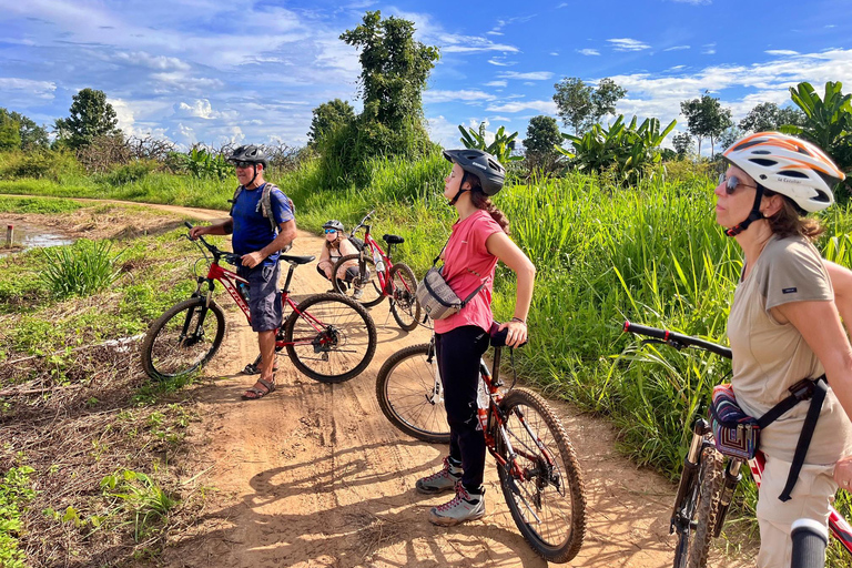 شيانغ ماي الشلال اللزج، وجولة في بحيرة الكاياك وركوب الدراجات الهوائيةشيانغ ماي: شلال لزج، جولة كا