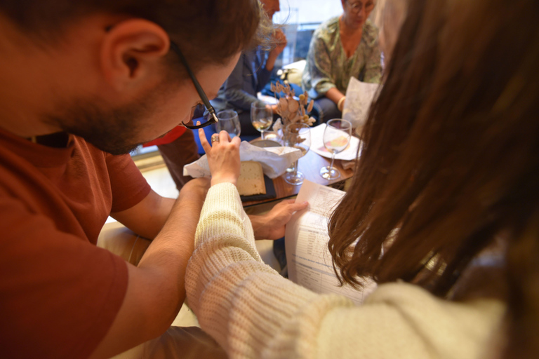 Laboratorio di degustazione di formaggi e vini con un casaro locale