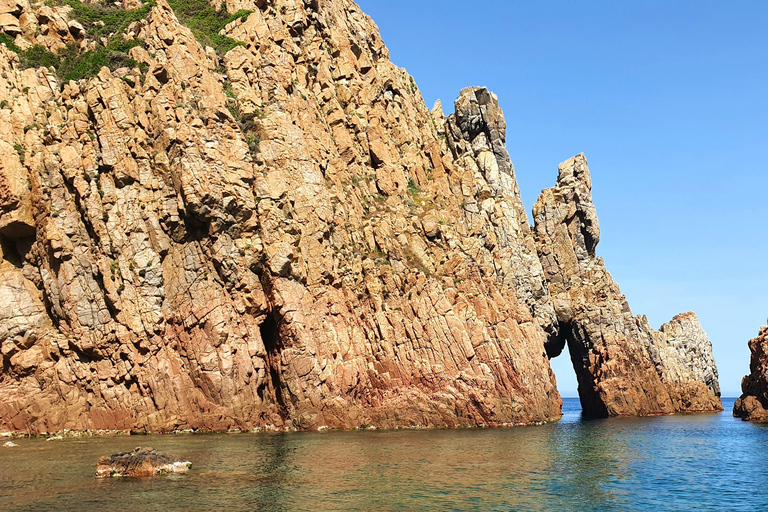 Sagone/Cargèse: Tour en barco por las Calanques de Piana y Capo RossoDesde Sagone