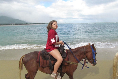 Puerto Plata: Horseback Tour of the Beach and Local Community