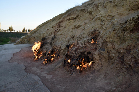 Bakú: Excursión de 2 días a Gobustán, Volcanes de Barro y Gabala