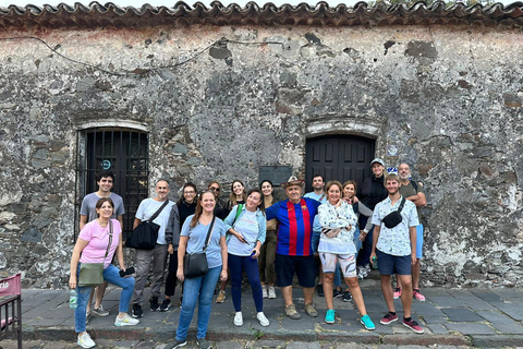 Colonia del Sacramento: Tour guidato di gruppo della città storicaTour a piedi in inglese/tedesco