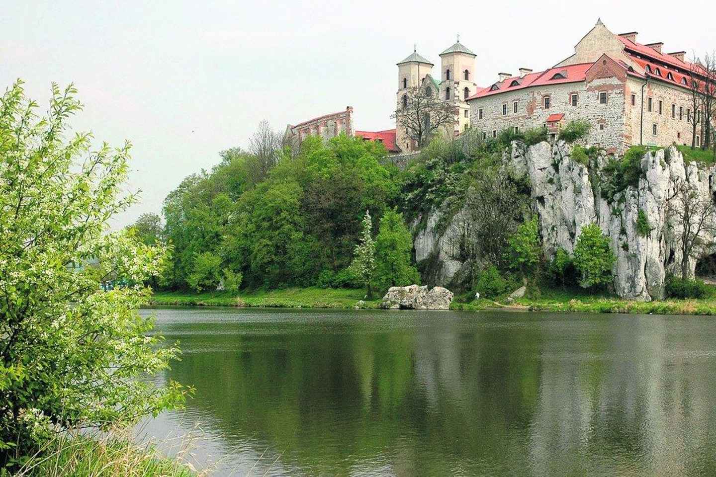 Boat trip to Tyniec: Benedictine abbey and gourmet break