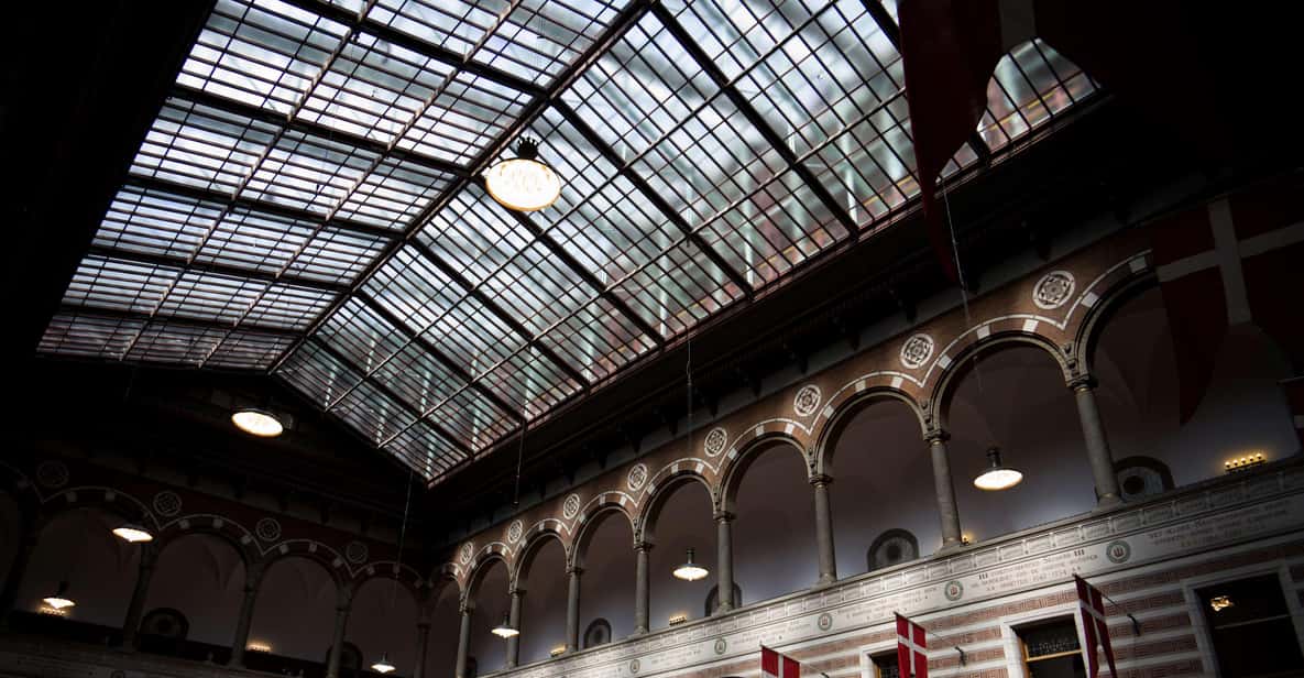 Afbeelding 4 van Kopenhagen: Rondvaart door de grachten & wandeltour door de oude stad/Nyhavn