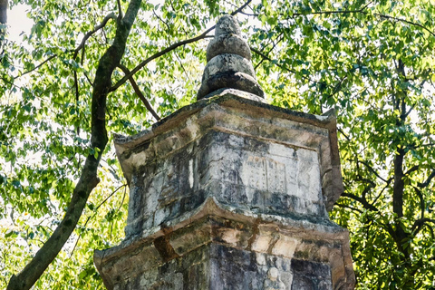 Hangzhou:Feilai Feng Scenic Tour mit antiken Steinmetzarbeiten