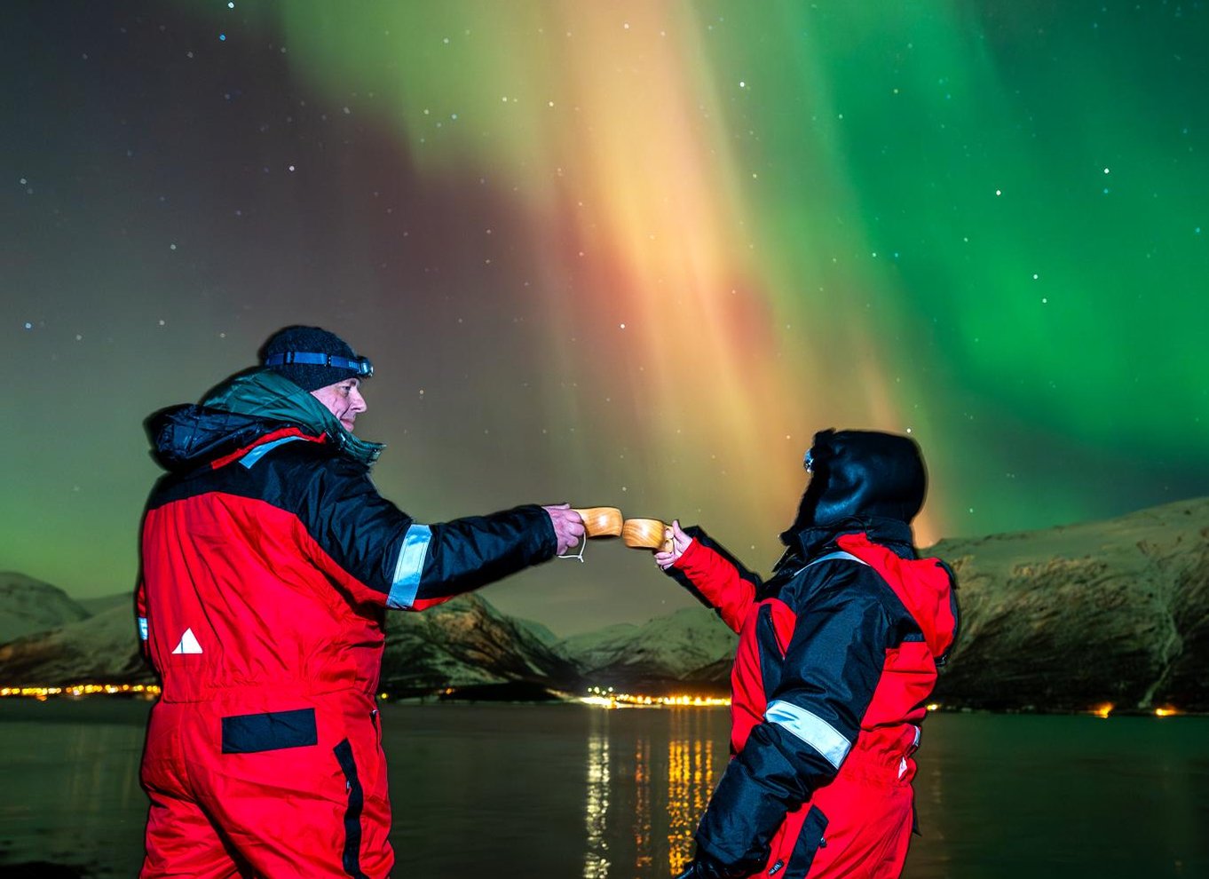 Tromsø: Nordlys i minibus med gratis fotos og et varmt måltid