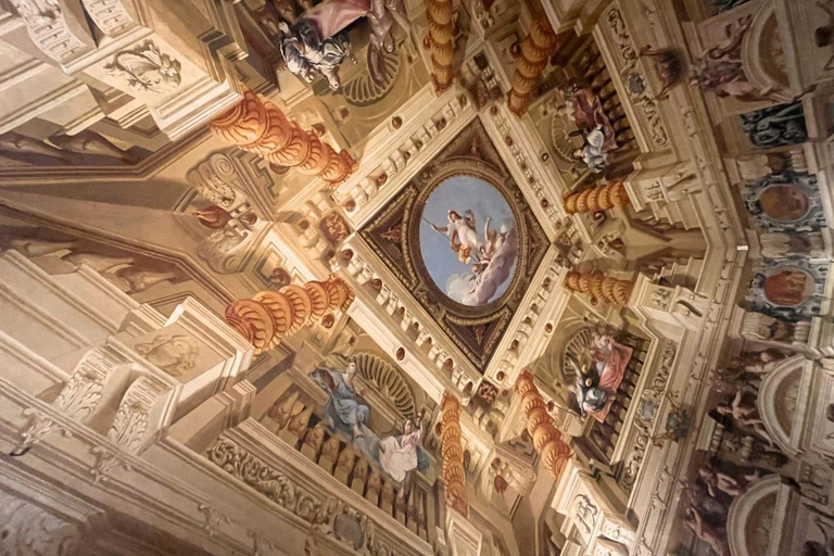 زيارة قصر دوق ساسولو: كنز عائلة إستينسزيارة قصر دوق ساسولو: صندوق كنوز إستينس