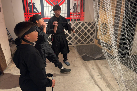 Tokyo : Ninja Experience Cafe HarajukuFormation ninja + location de costume ninja + une boisson