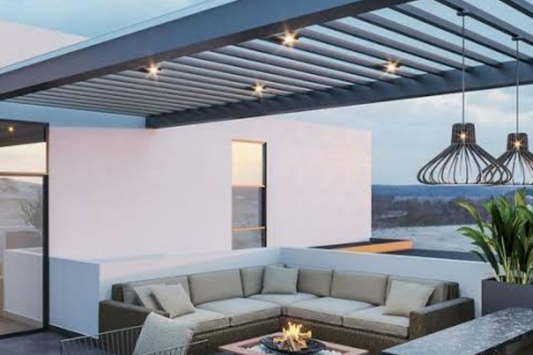 Botswana: Rooftop Dinner & Watching Hunting Birds in Ocean