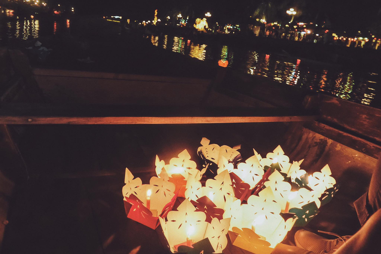 Hoi An: Gita notturna in barca e rilascio delle lanterne sul fiume Hoai