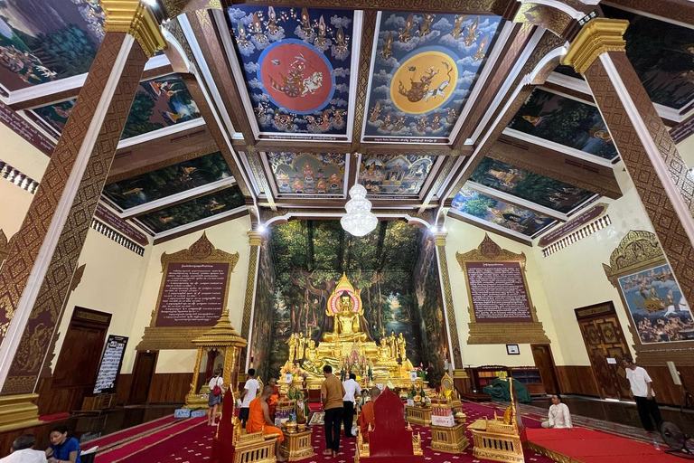 Phnom Penh: Hidden Gems Walking Tour with Local Guide